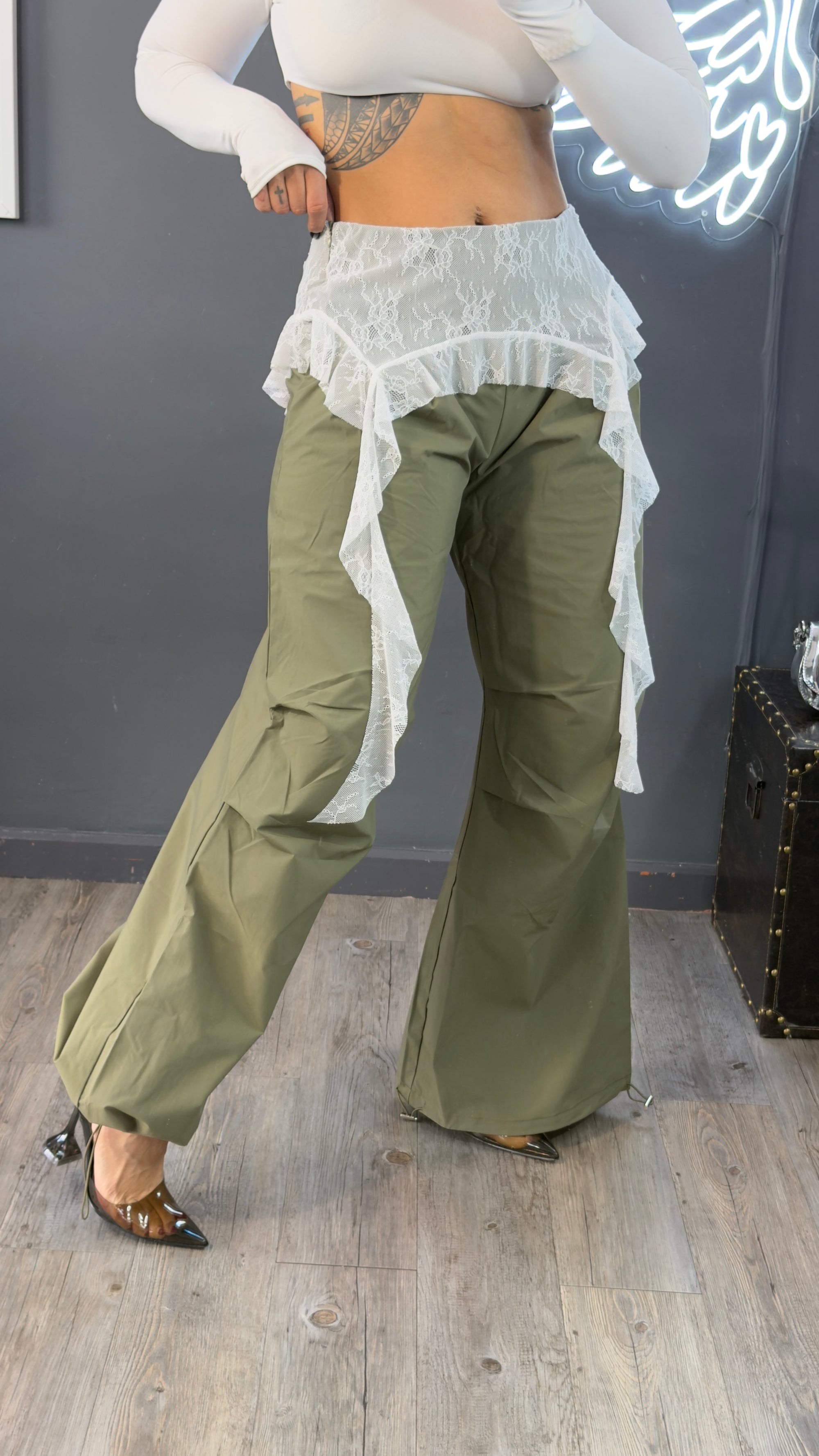 Pantalón Impermeable, detalle, encaje