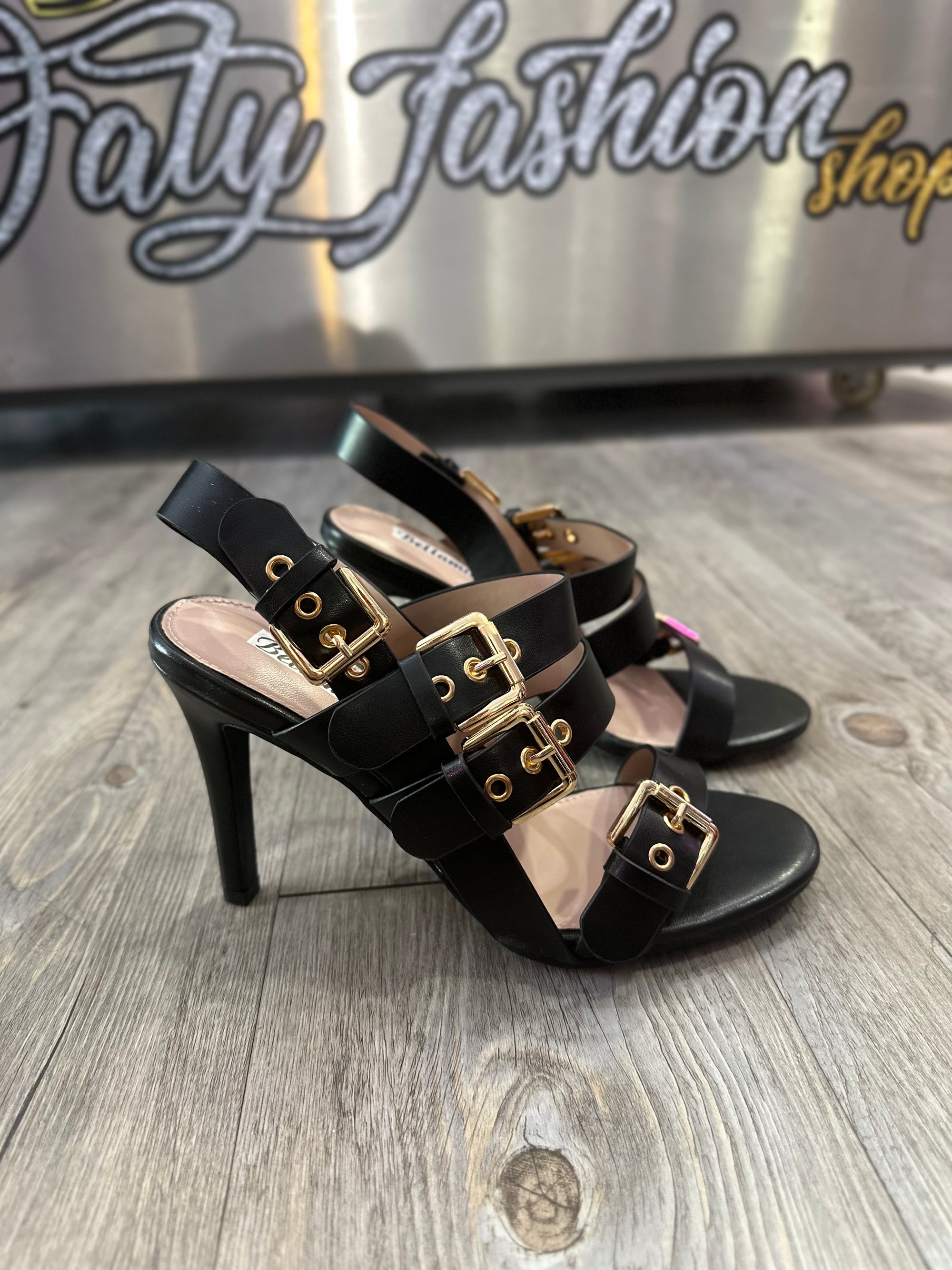 Sandalias hebillas doradas Maxi