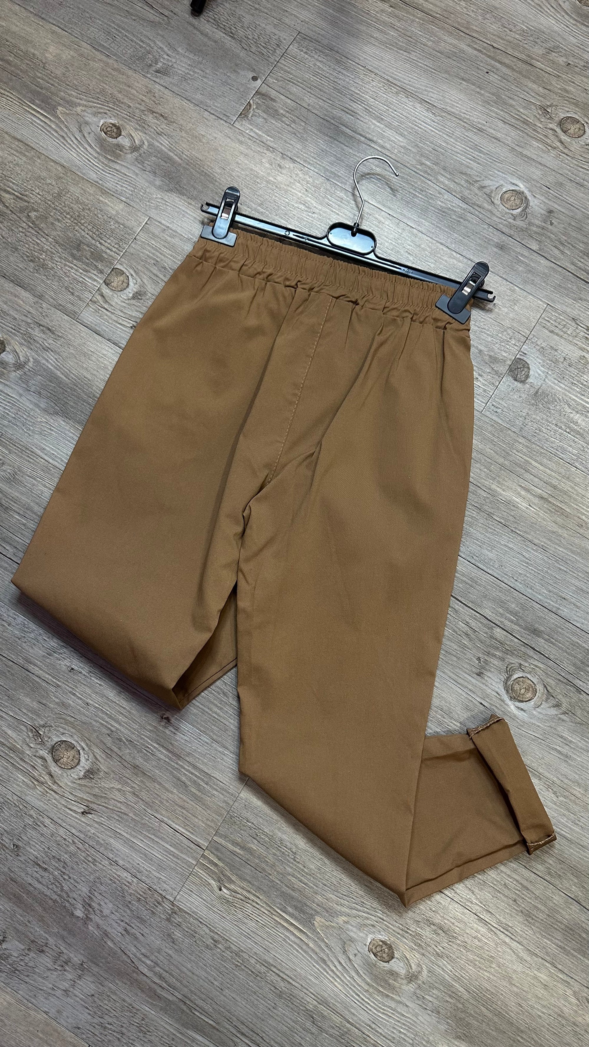 Pantalón elástico básico