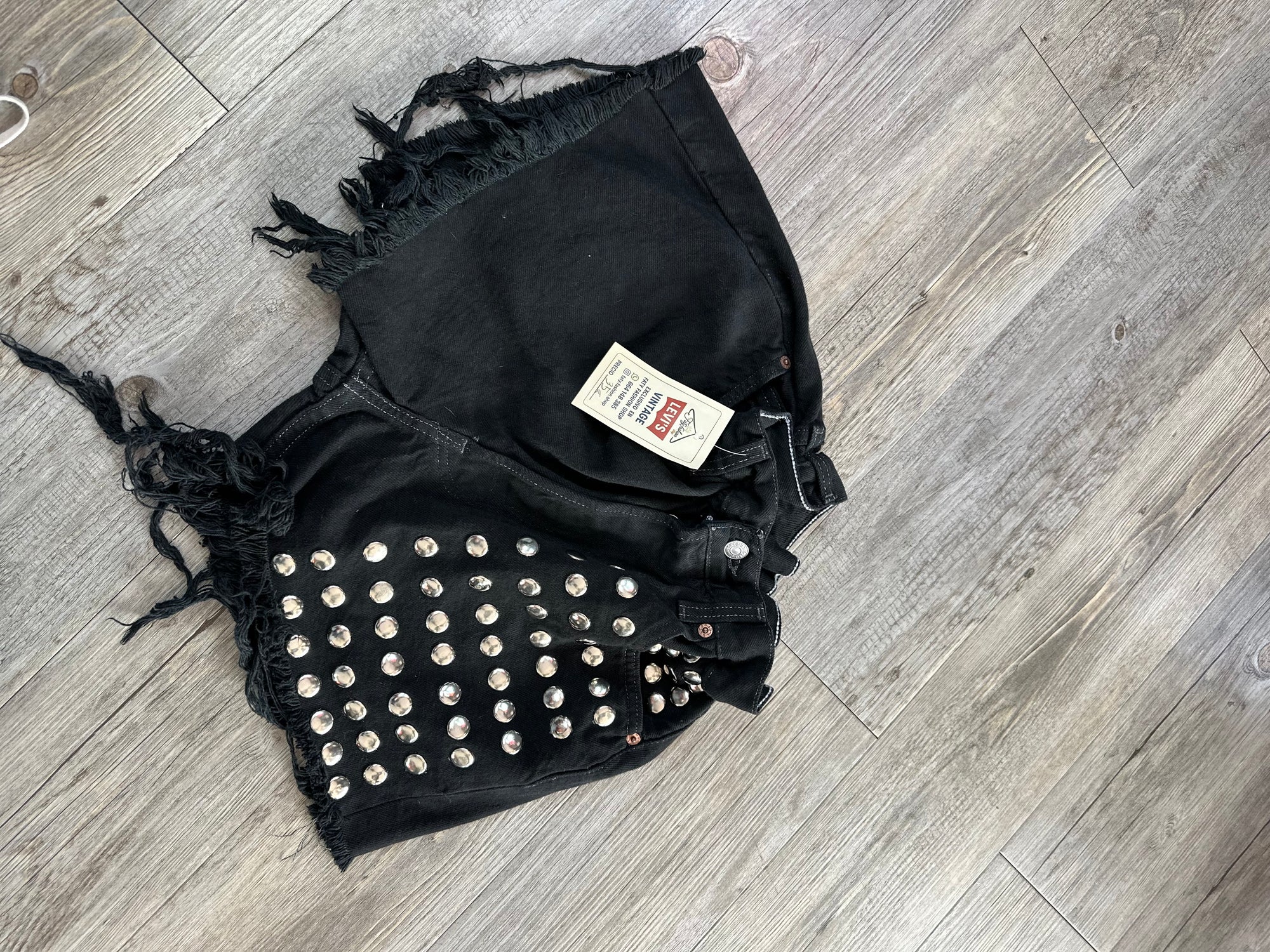 M. 082