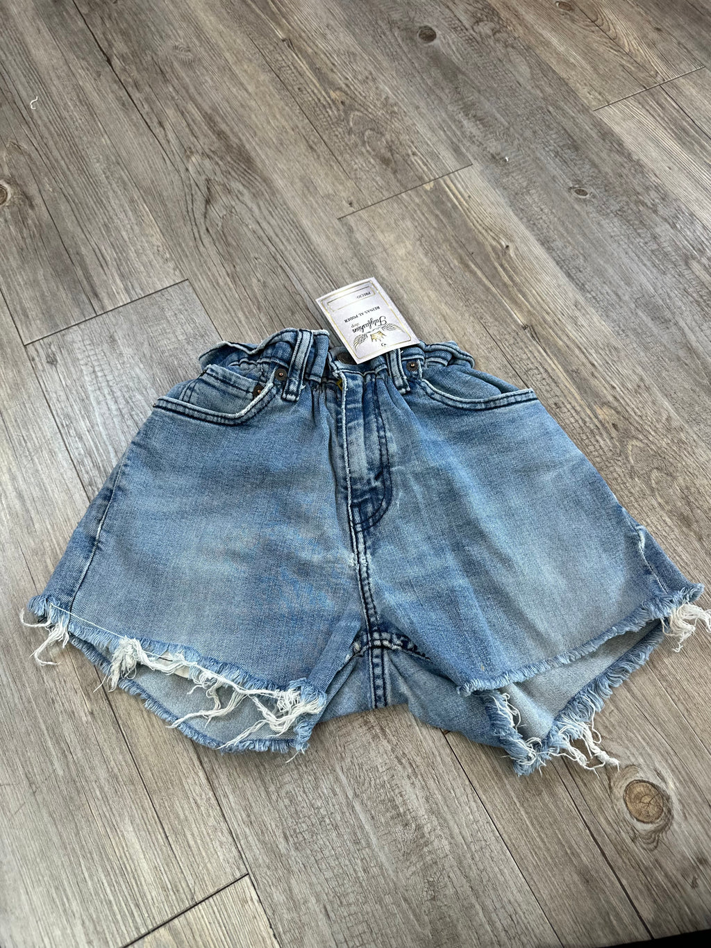 XS   037