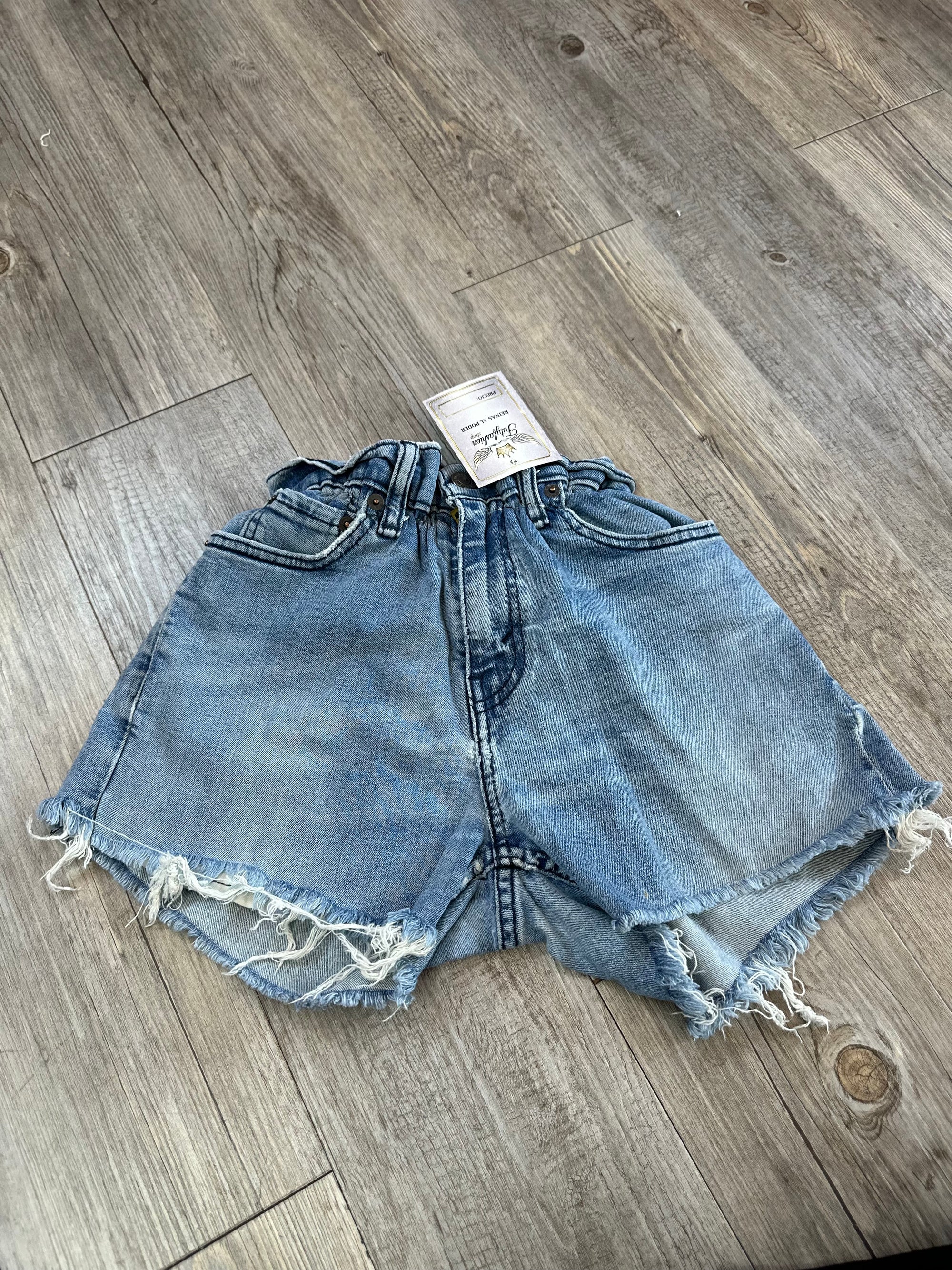 XS   037
