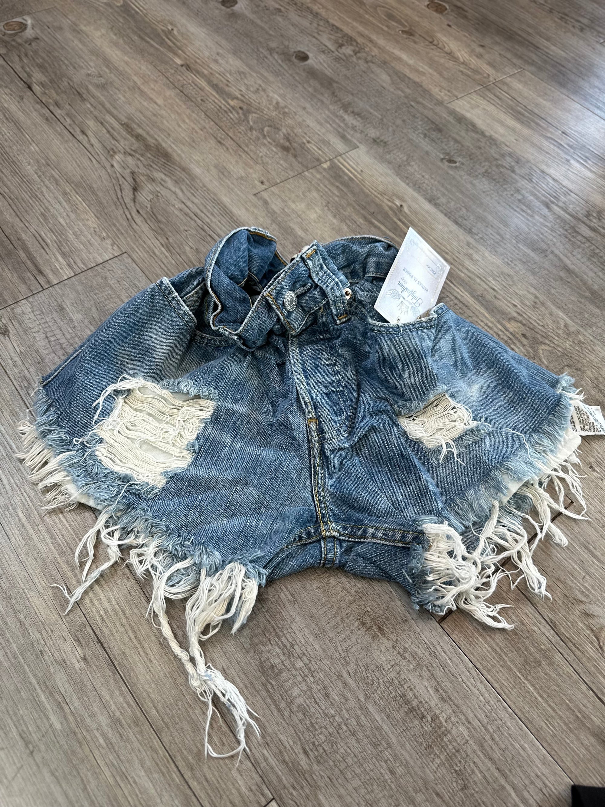 XS   022