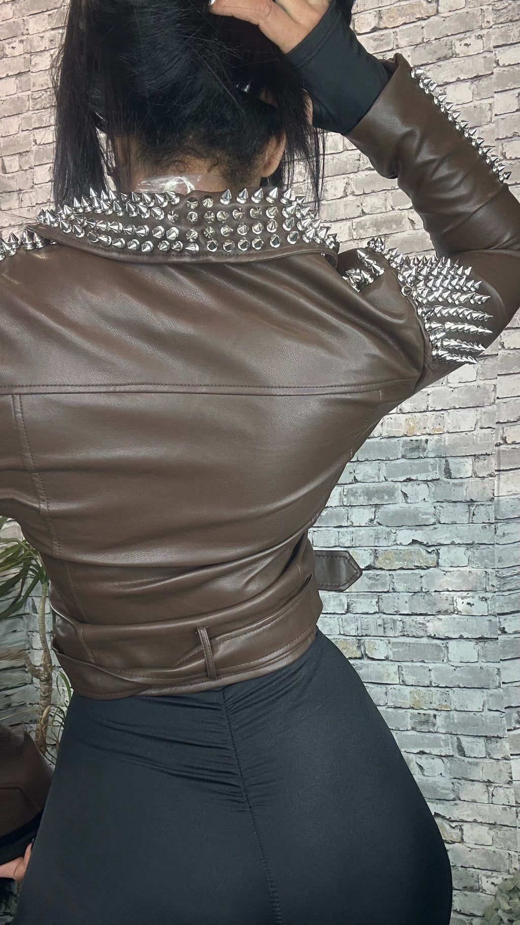 Cazadora Queen of Spikes