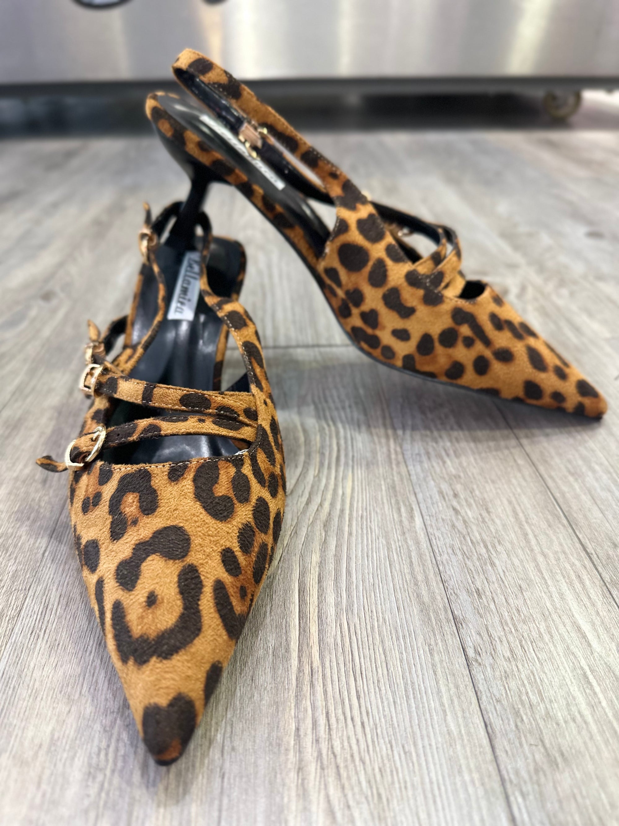 Calzado salón sofisticado leopardo