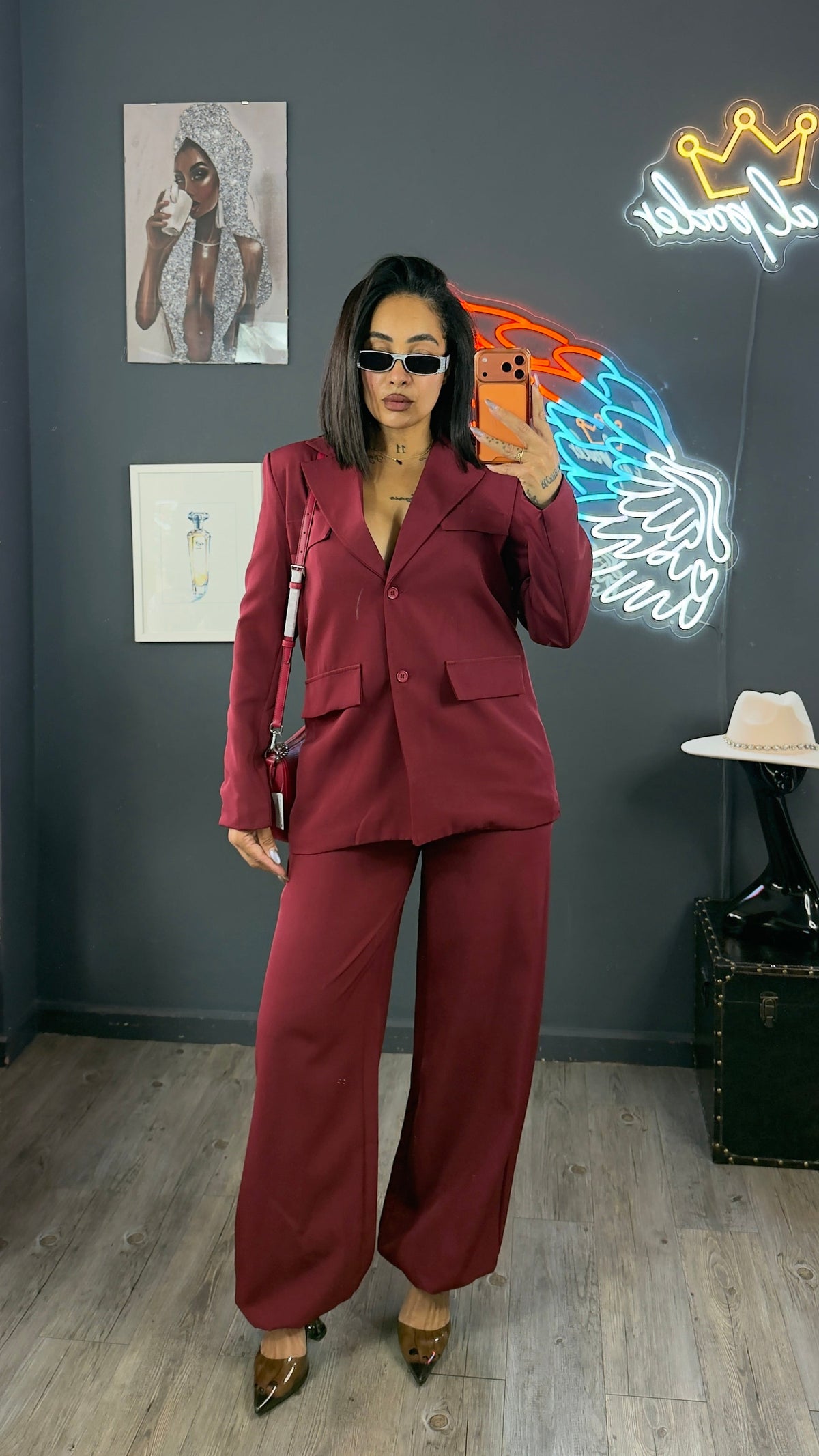 Traje violeta