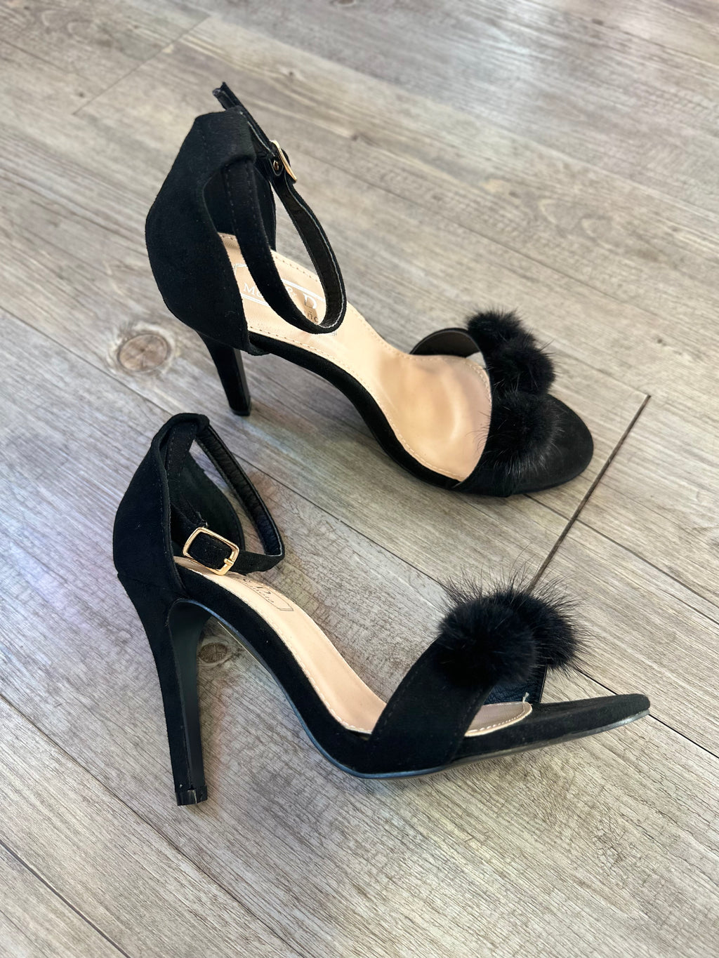 Sandalias pompón
