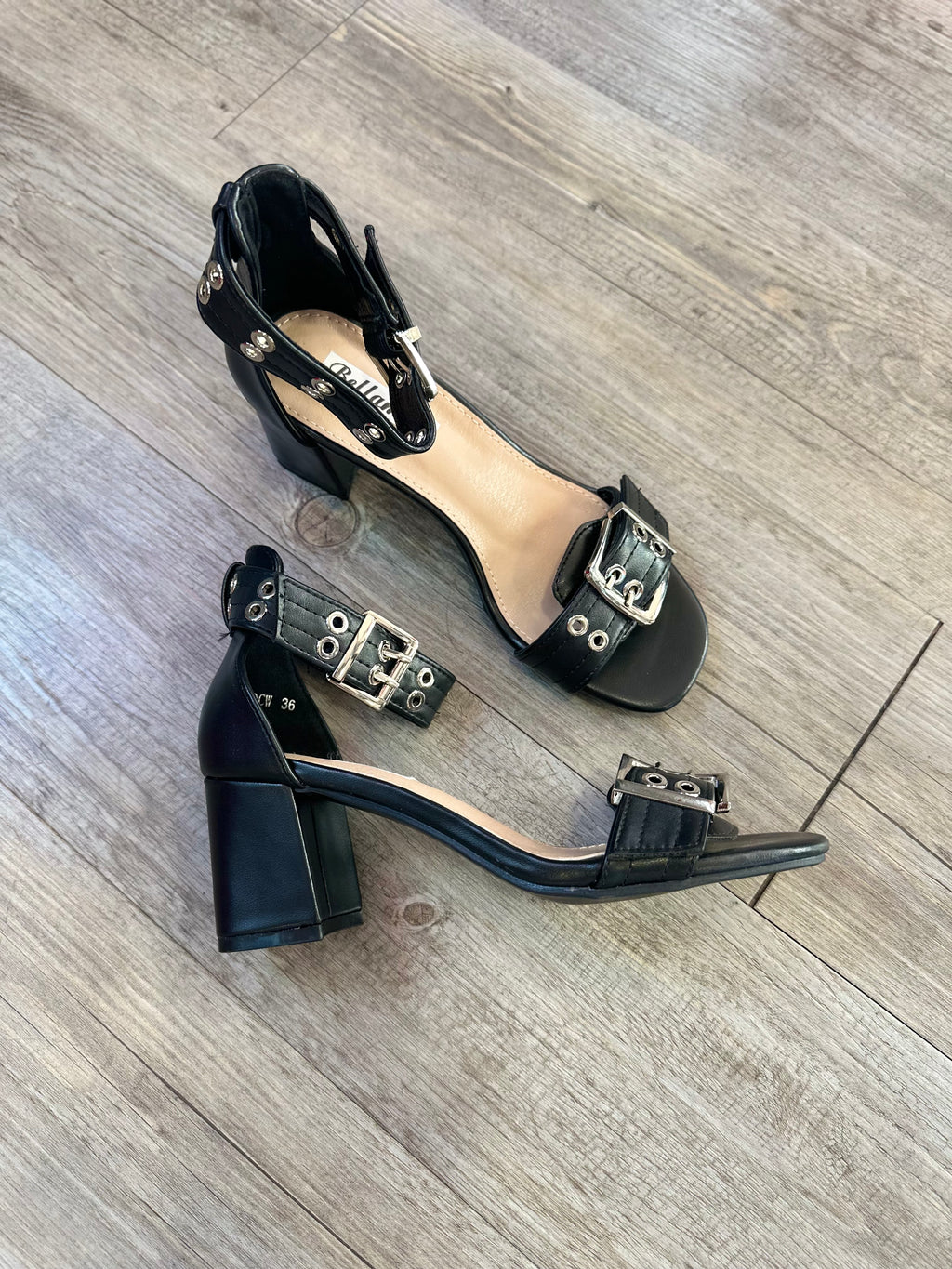 Sandalias chic moment