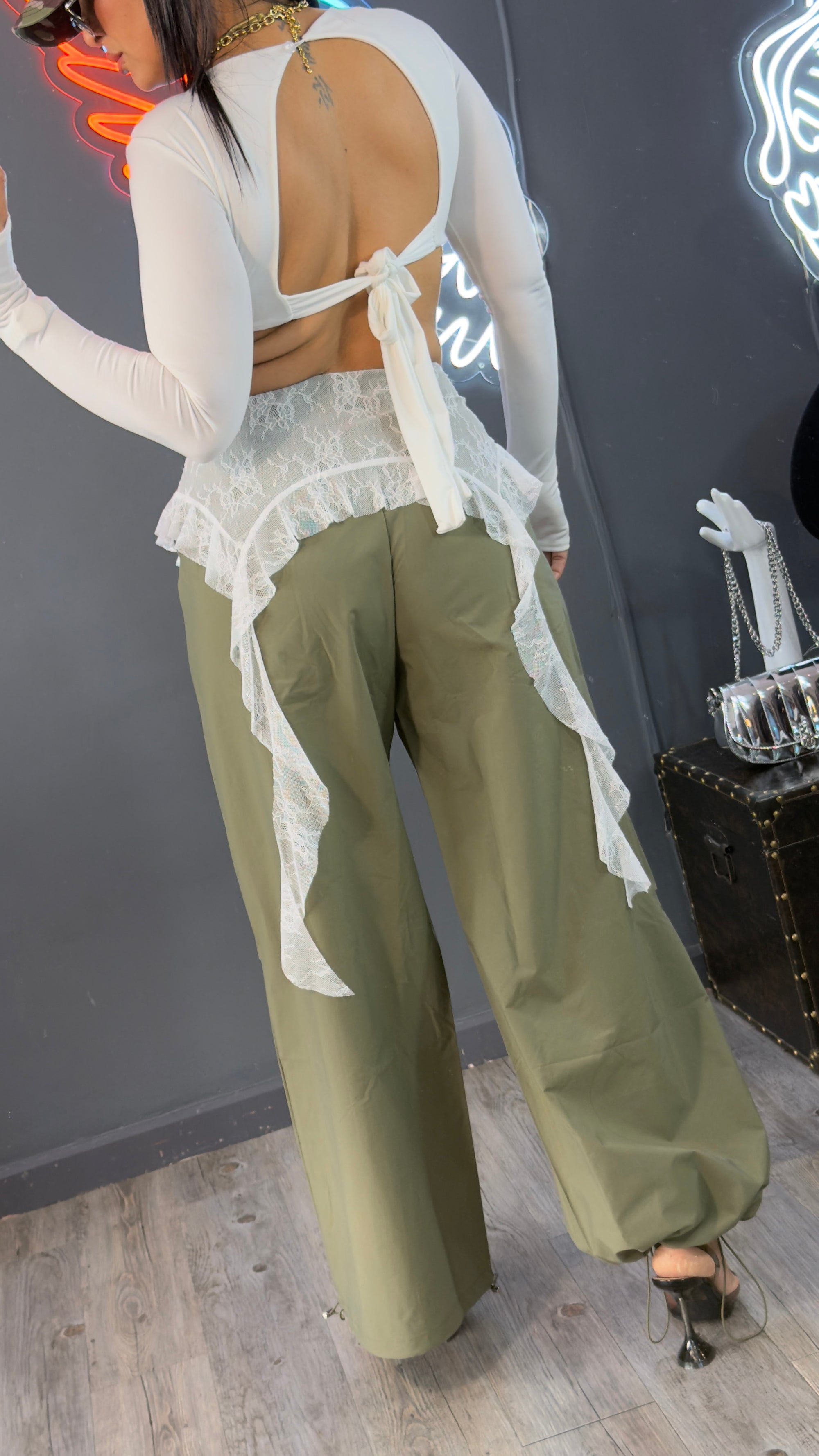 Pantalón Impermeable, detalle, encaje