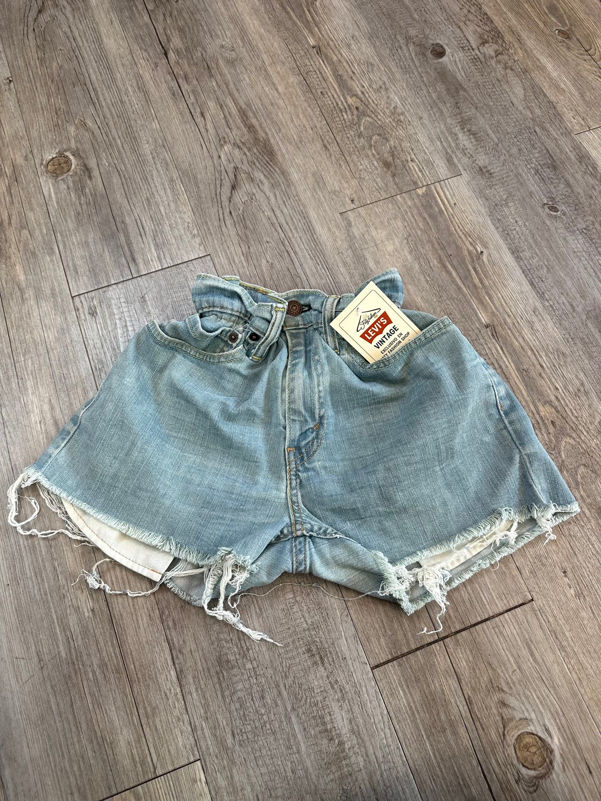 044 XS