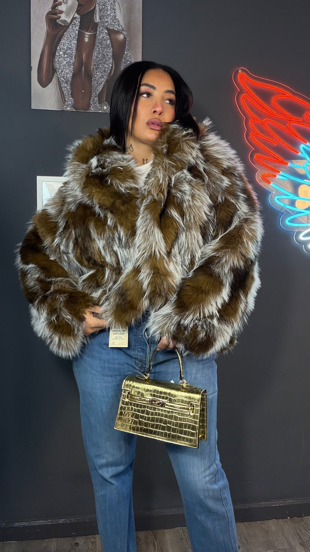 Abrigo “Loba Dorada”