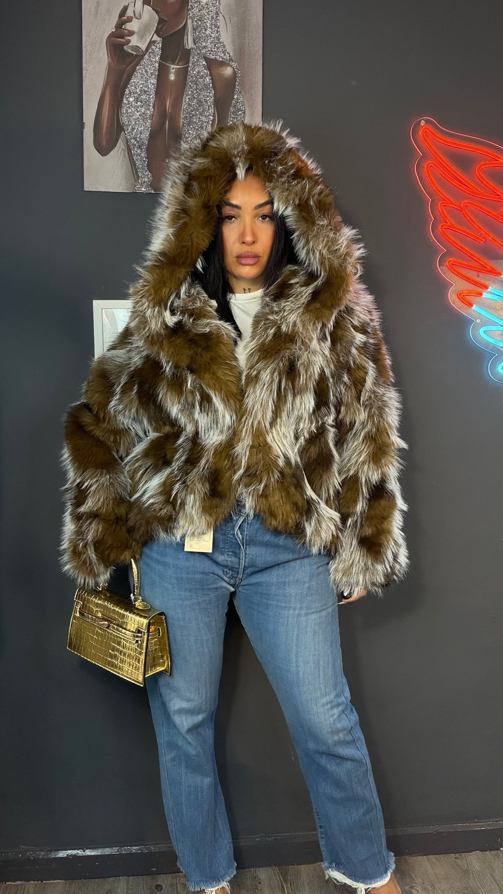 Abrigo “Loba Dorada”