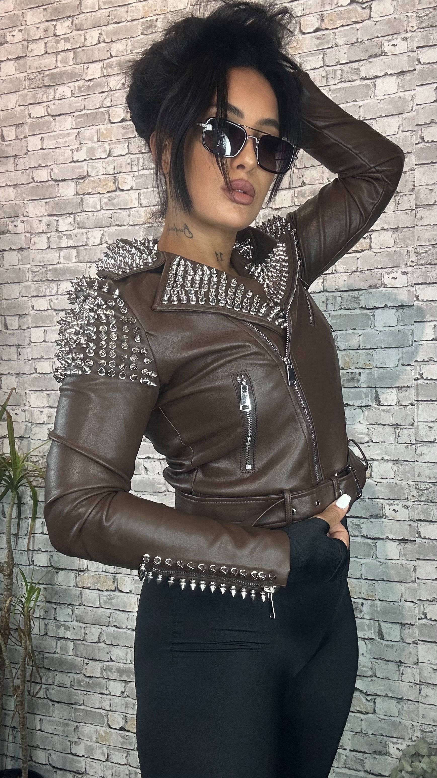 Cazadora Queen of Spikes