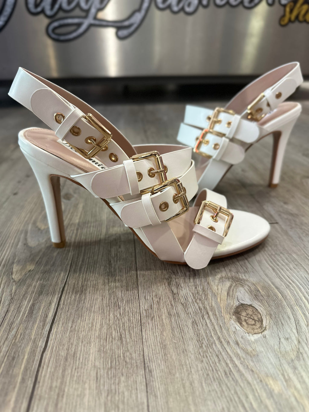 Sandalias hebillas doradas Maxi