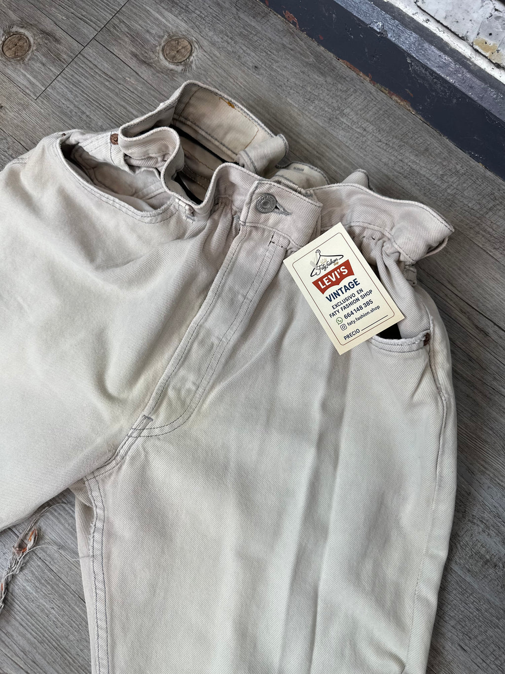 Jeans Levis candy beige M/L 012