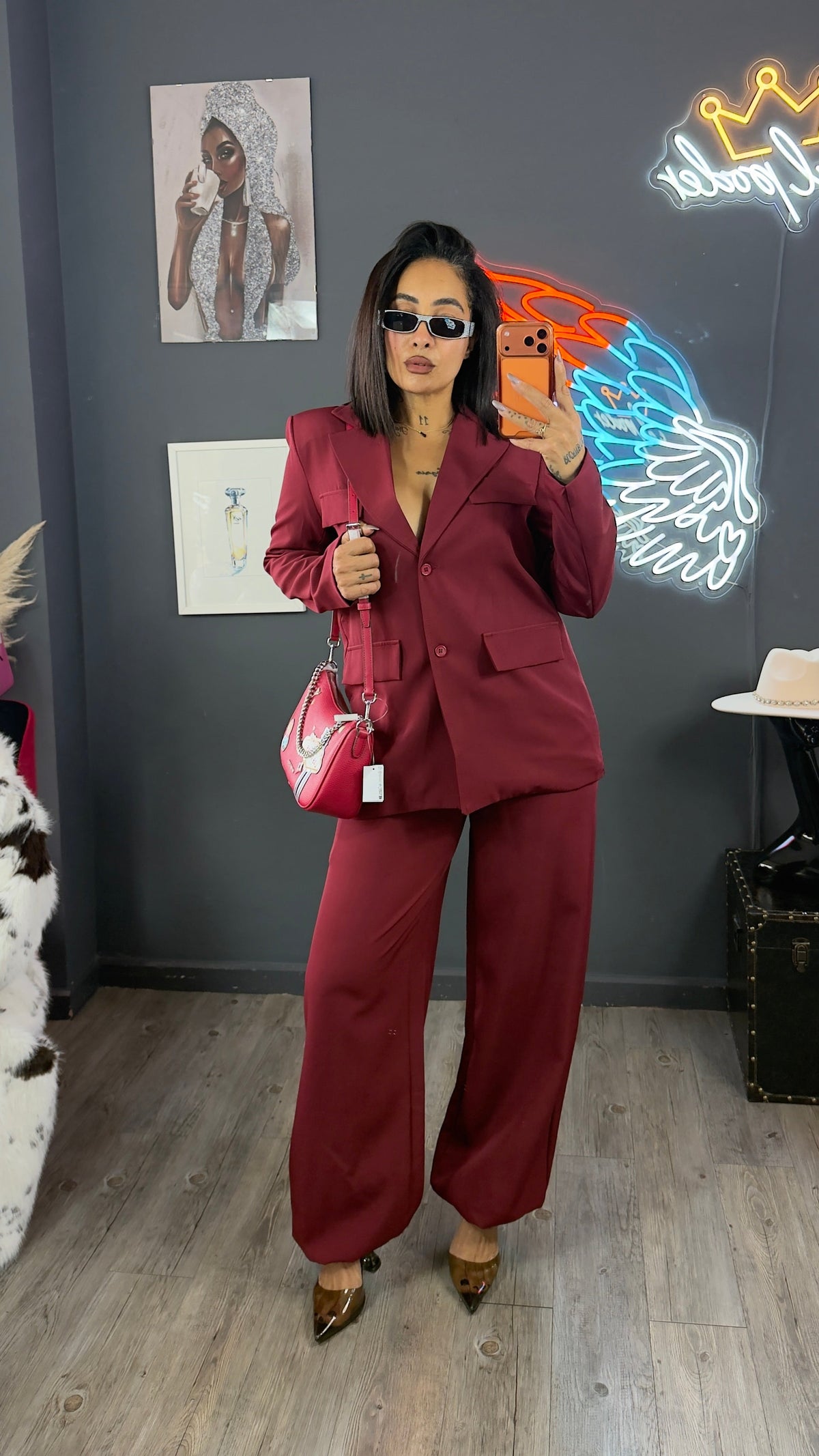 Traje violeta