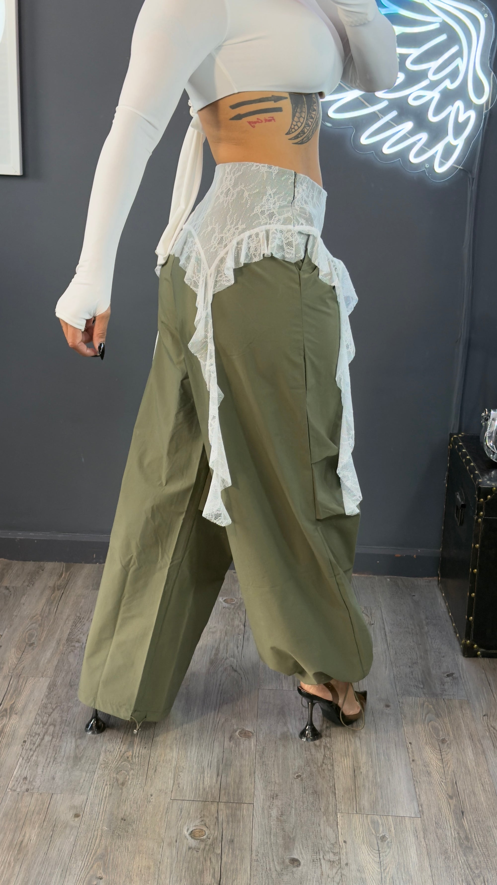 Pantalón Impermeable, detalle, encaje