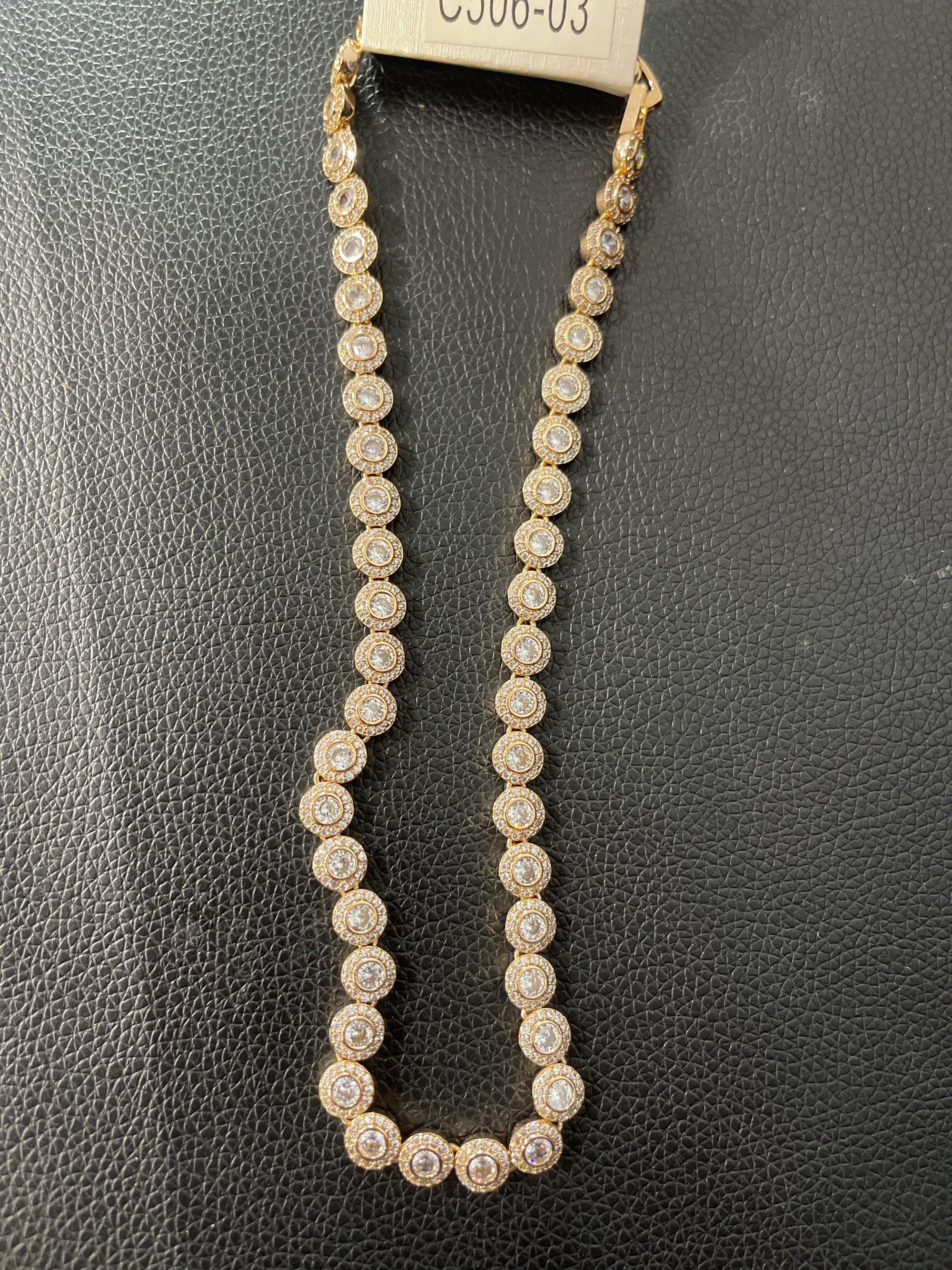 Collar Swarouski clásico