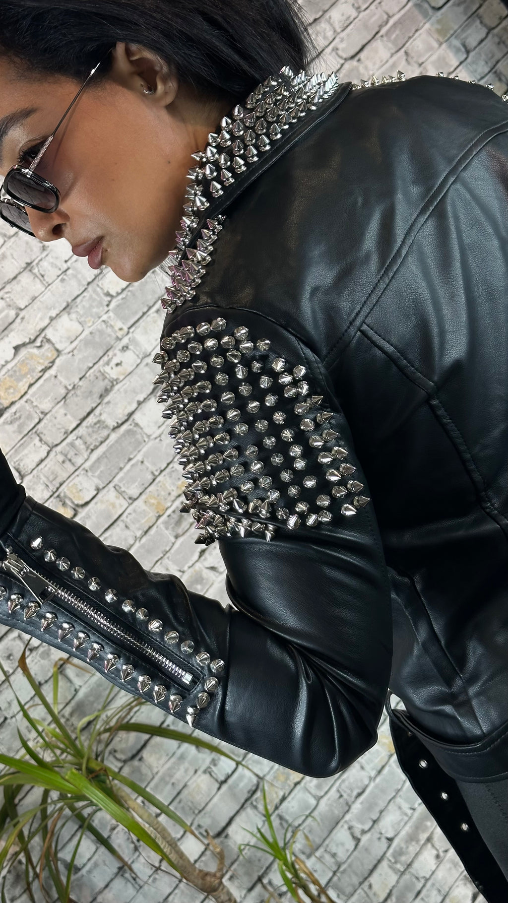 Cazadora Queen of Spikes