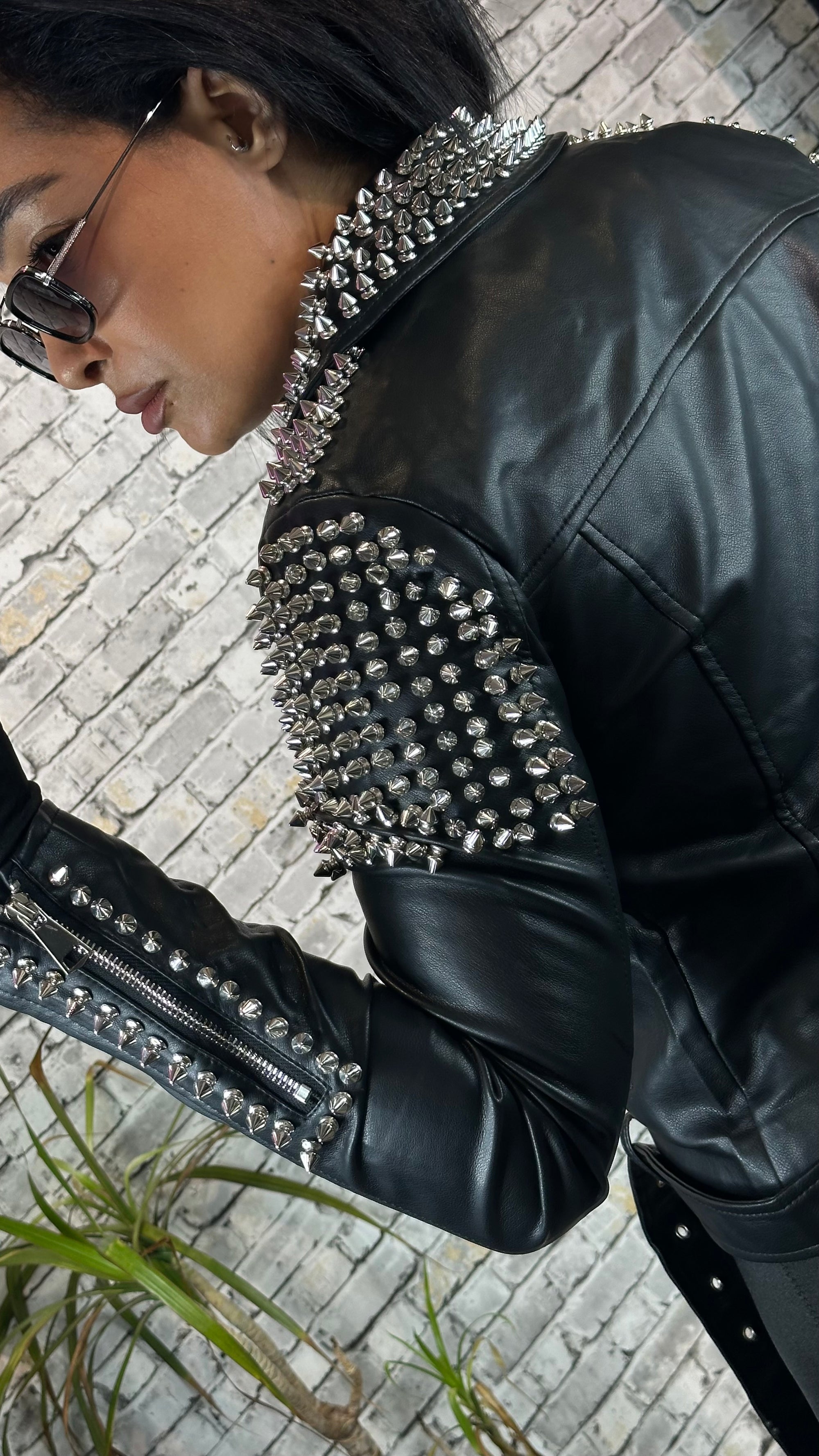 Cazadora Queen of Spikes