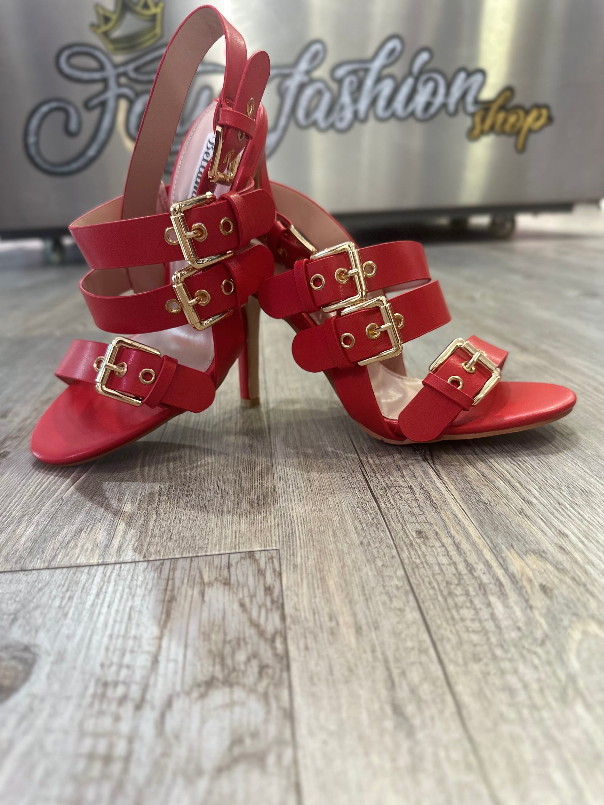 Sandalias hebillas doradas Maxi
