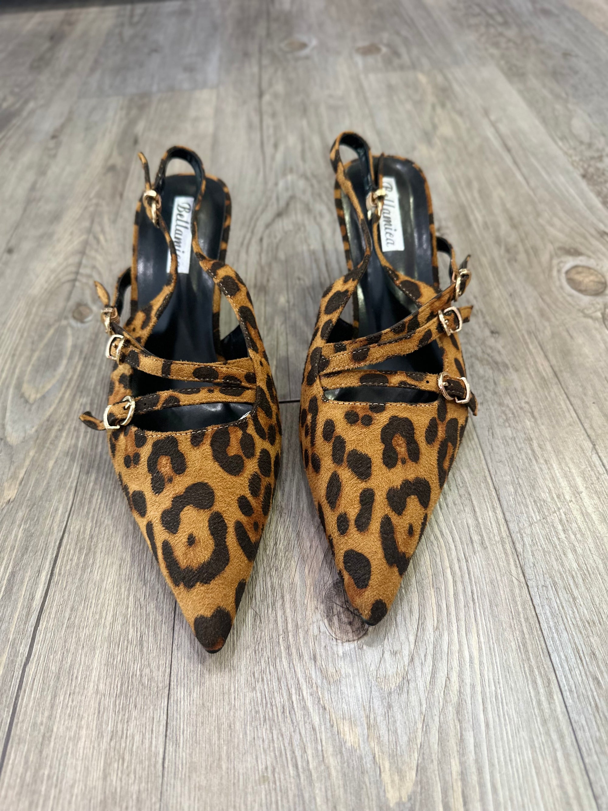 Calzado salón sofisticado leopardo