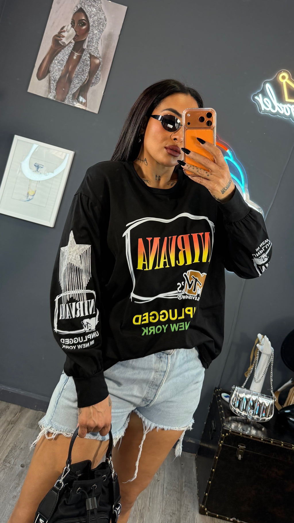 Camiseta NIRVANA OVER SIZE hombreras