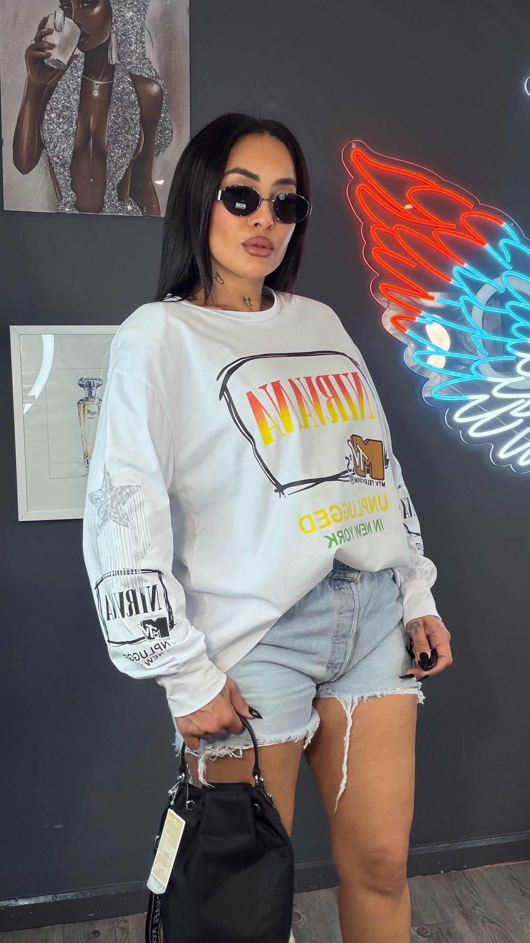 Camiseta NIRVANA OVER SIZE hombreras