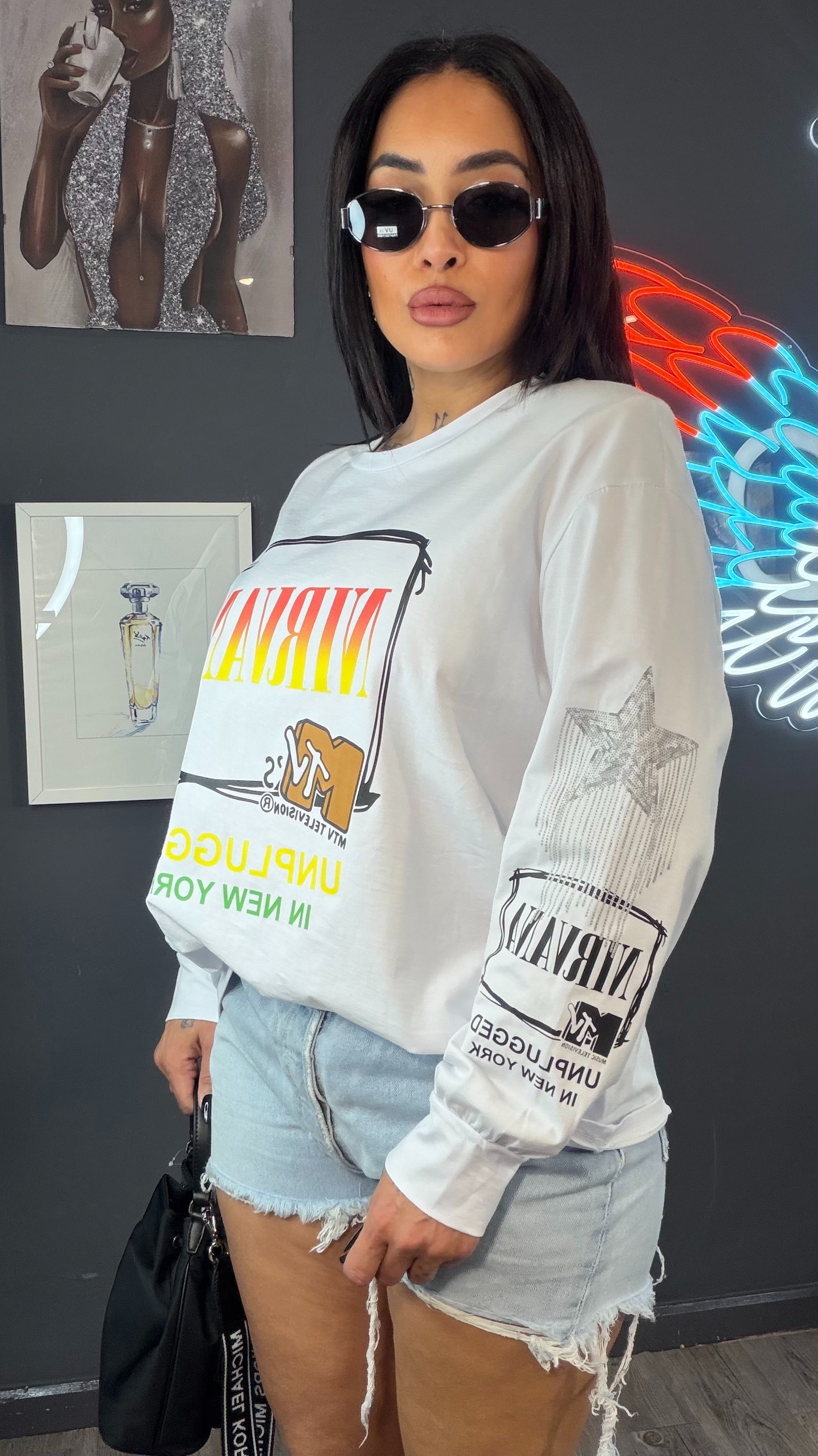 Camiseta NIRVANA OVER SIZE hombreras